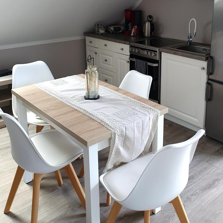 Apartament Nad Jeziorem Welle Kolczewo Bagian luar foto